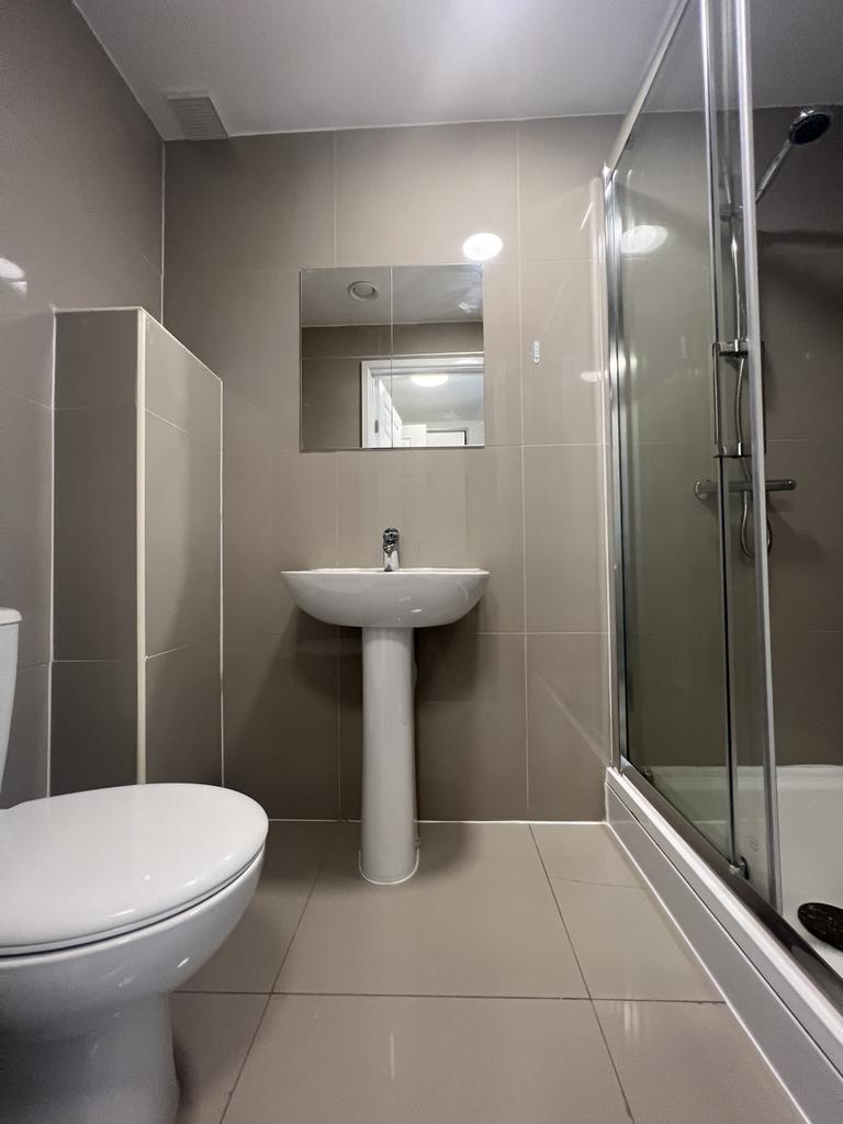 Room A&#39;s Ensuite