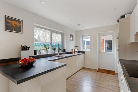 3 bedroom detached house for sale, Tennyson Road, Harpenden, Hertfordshire, AL5