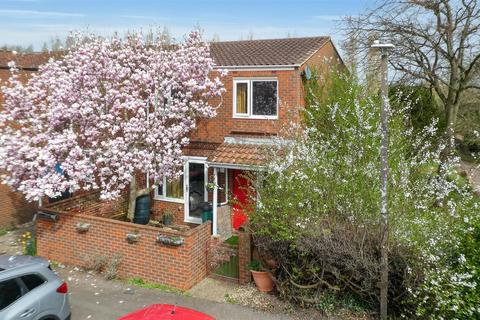 3 bedroom terraced house for sale, Turnmill Avenue, Springfield, Milton Keynes