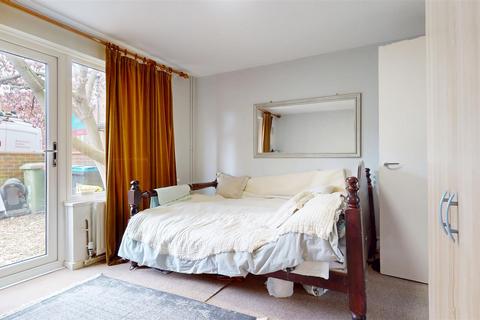 3 bedroom terraced house for sale, Turnmill Avenue, Springfield, Milton Keynes