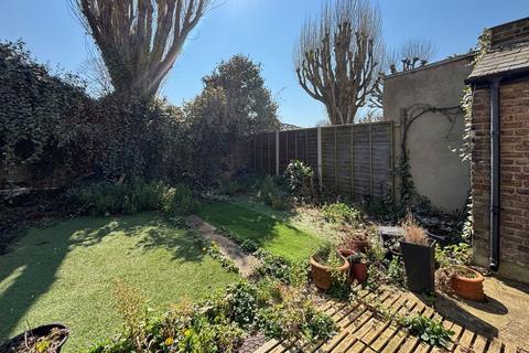 5 Amersham Road, Croydon, CR0 2QJ