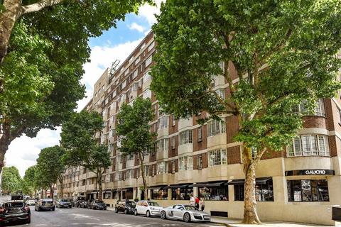 Studio to rent, Chelsea Cloisters, London SW3