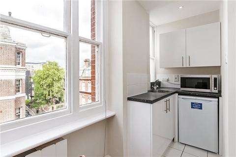 Studio to rent, Hill Street, London, W1J