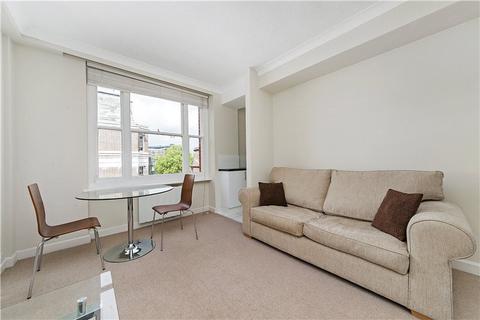 Studio to rent, Hill Street, London, W1J