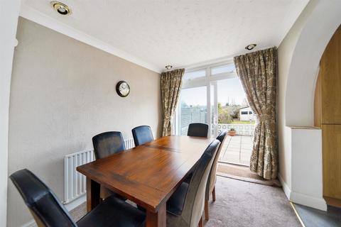 4 bedroom chalet for sale, Wellington Avenue, Chingford