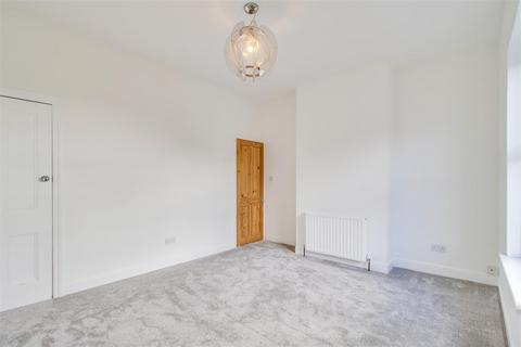 61 Coach Road, Wakefield, WF1 3EX