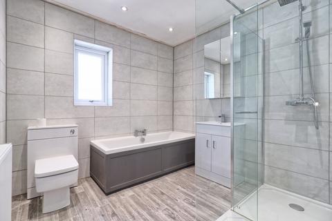 65 High Road, Rayleigh, SS6 7SE