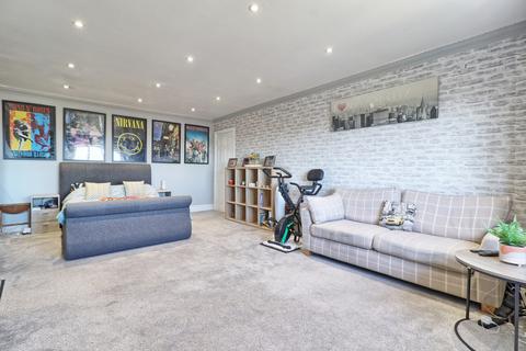 65 High Road, Rayleigh, SS6 7SE