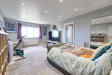 65 High Road, Rayleigh, SS6 7SE