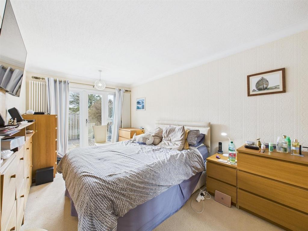 Bedroom: