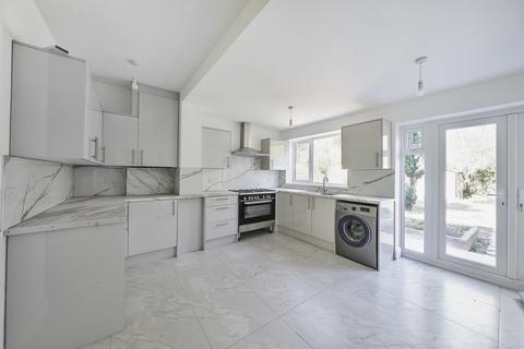 27 Chiltern View Road, Uxbridge, UB8 2PE