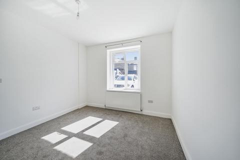 27 Chiltern View Road, Uxbridge, UB8 2PE