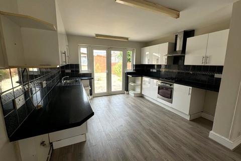 167 Glenfarg Road, London, SE6 1XW