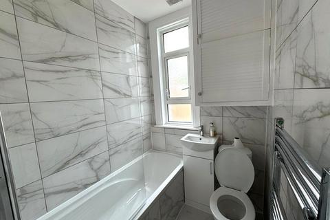 167 Glenfarg Road, London, SE6 1XW
