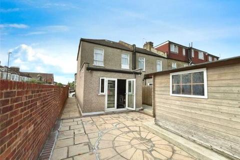 167 Glenfarg Road, London, SE6 1XW