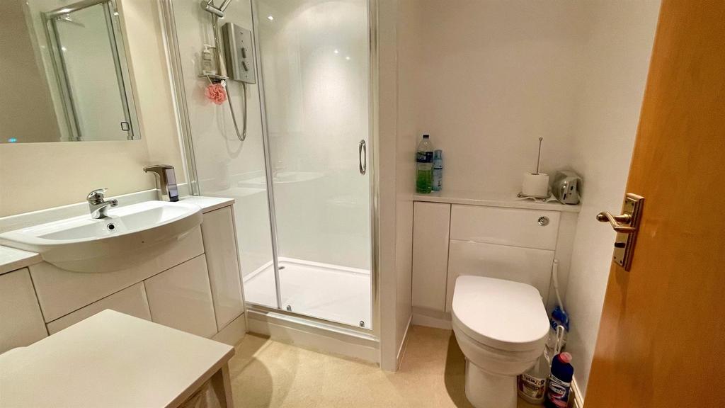 SHOWER ROOM (Newly fitted)