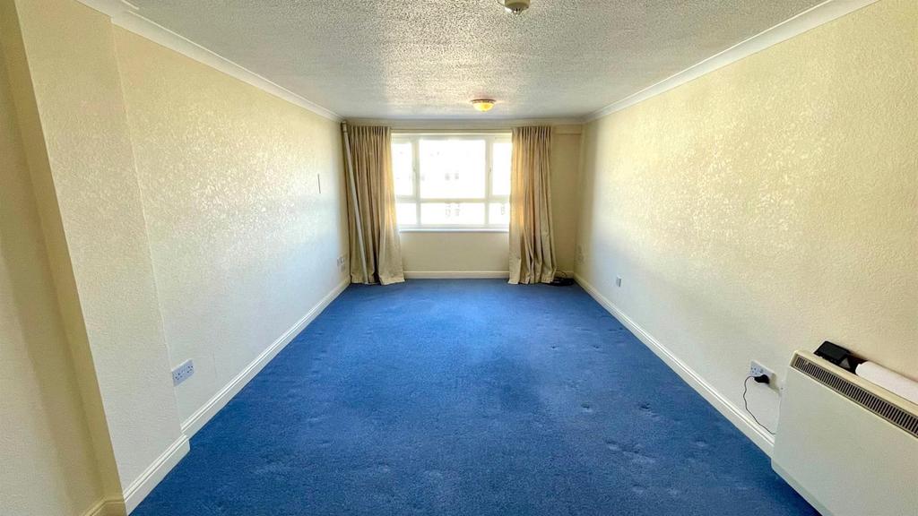 Lounge/ dining room
