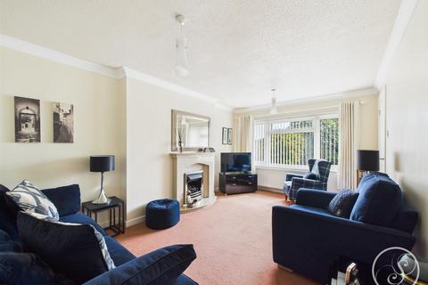 11 Bamburgh Close, Leeds, LS15 8UQ