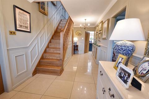 4 bedroom detached house for sale, Meadow Lane, Fulford
