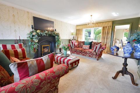 4 bedroom detached house for sale, Meadow Lane, Fulford