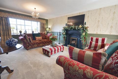 4 bedroom detached house for sale, Meadow Lane, Fulford
