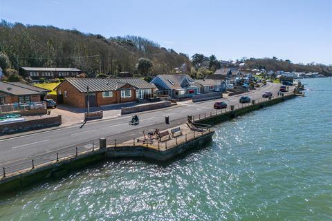 undefined, Gurnard, Isle of Wight