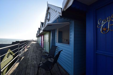 Chalet for sale, Walton on the Naze CO14