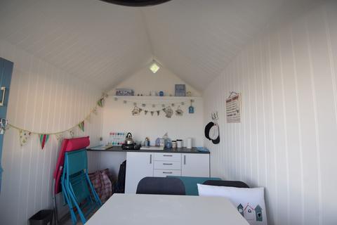 Chalet for sale, Walton on the Naze CO14