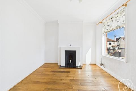 25 Birch Avenue, Leeds, LS15 7QY