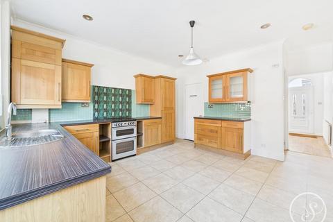 25 Birch Avenue, Leeds, LS15 7QY
