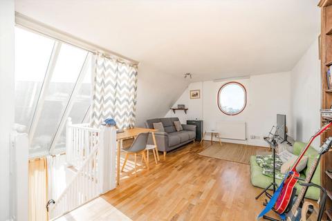 2 bedroom flat for sale, Asher Way, London E1W
