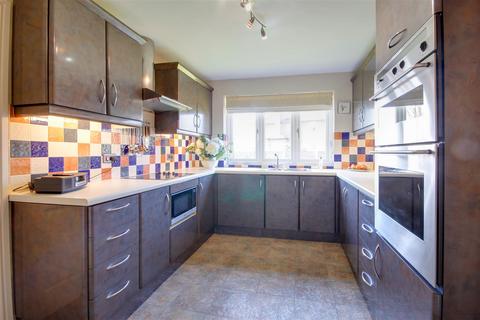 4 bedroom detached house for sale, Village Farm Close, Newport