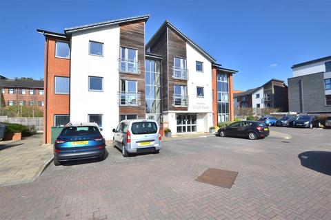 2 bedroom apartment for sale, Kings Place, Fleet GU51