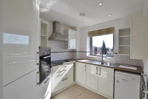 2 bedroom apartment for sale, Kings Place, Fleet GU51