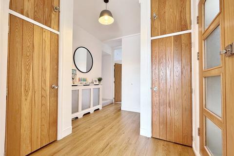 4 Chesham Close, Goring By Sea, Worthing, BN12 4BJ