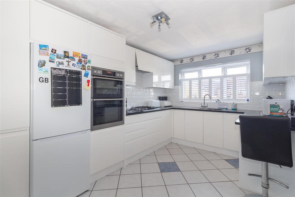 Kitchen 1-1.jpg