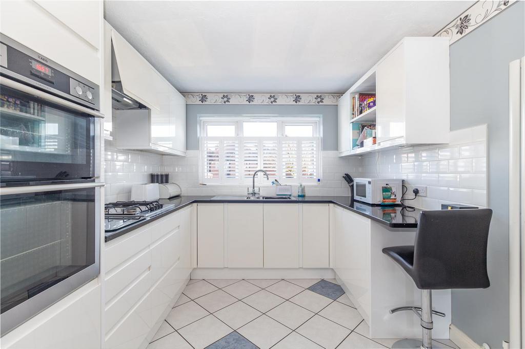 Kitchen 1-3.jpg
