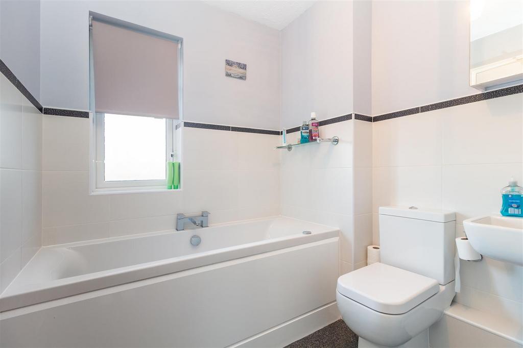 Bathroom 1-2.jpg