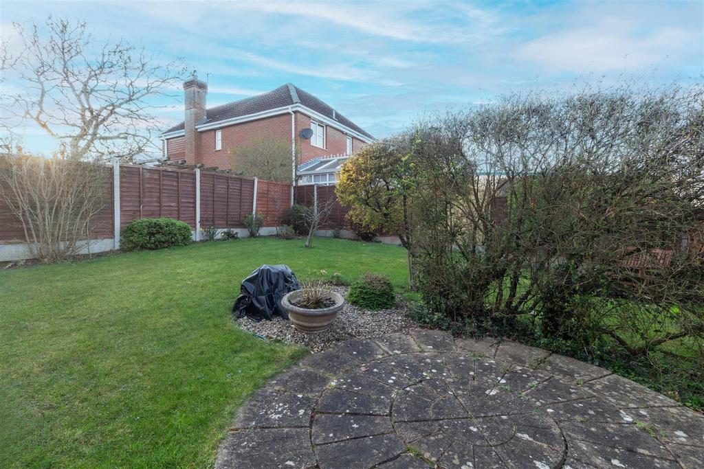Garden1-4.jpg