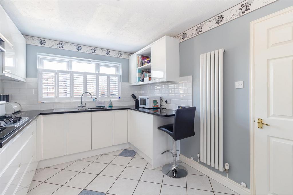 Kitchen 1-2.jpg