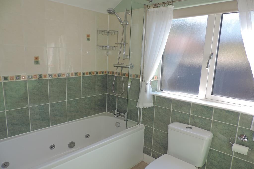 Bathroom2.jpg