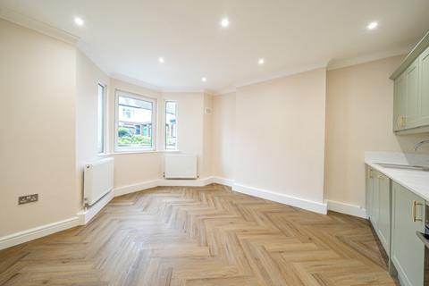 2 bedroom flat for sale, Mosslea Road, Penge, London, SE20