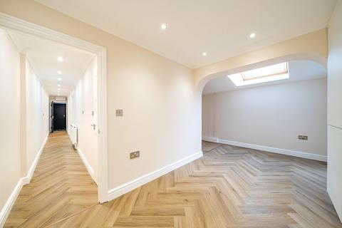 Flat 1, 18 Mosslea Road, London, SE20 7BW