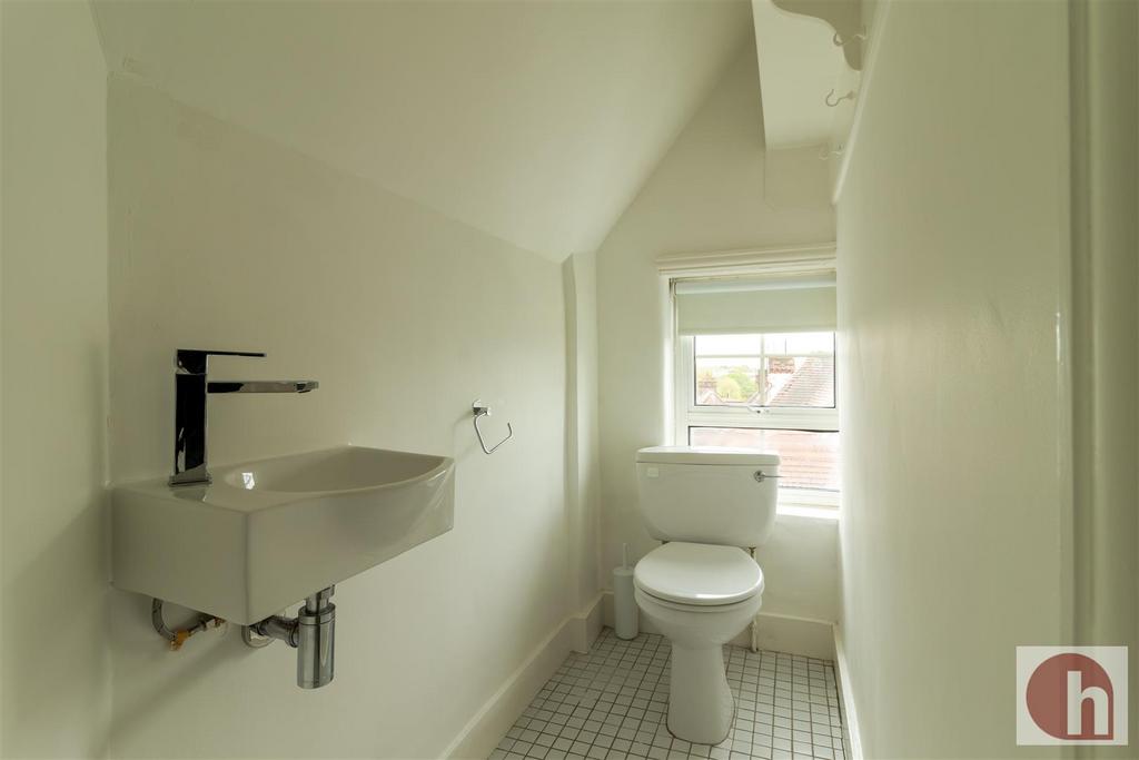 14. Cloakroom.jpg