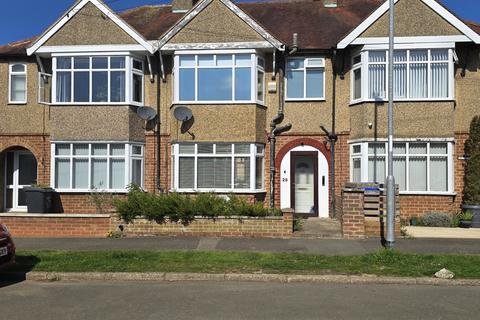 28 Lynton Avenue, Northampton, NN2 8LX