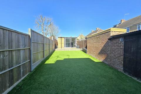 28 Lynton Avenue, Northampton, NN2 8LX