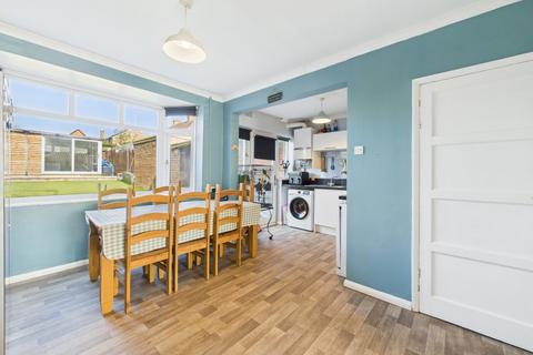 28 Lynton Avenue, Northampton, NN2 8LX