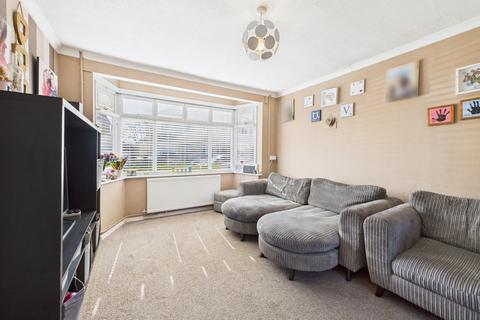 28 Lynton Avenue, Northampton, NN2 8LX