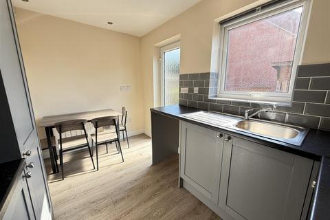 50 Barley Close, Burton-on-trent, DE14 2SX