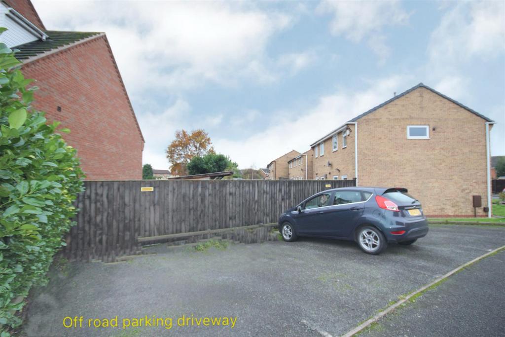Parking Space &amp; Garden
